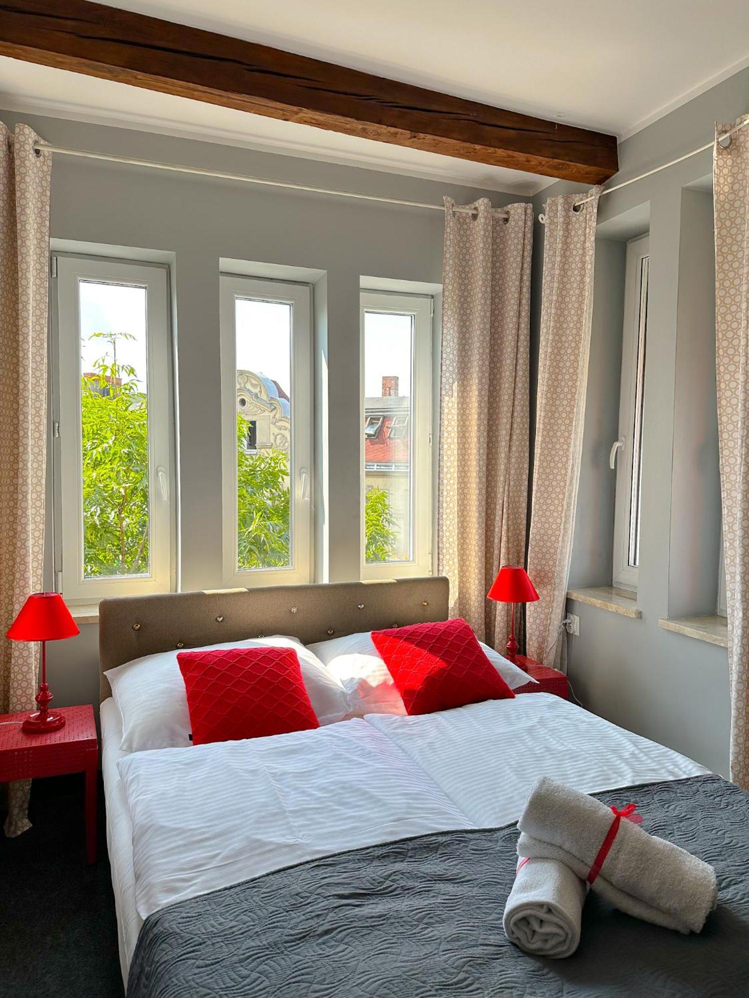 Expolis Residence - City Center Mtp Targi - 24H #Betterthanyourex Posen Exterior foto